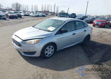 2016 Ford Focus S z USA, uszkodzony, nr VIN 1FADP3E22GL366081